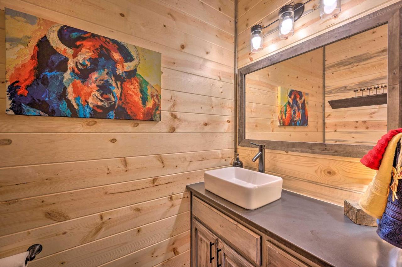 Luxury Cabin In The Woods With Hot Tub And Yard Games! Брокен-Боу Экстерьер фото